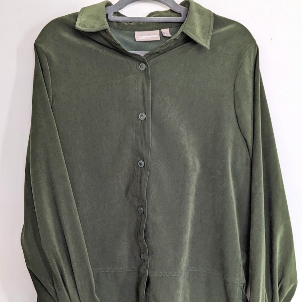 Pre-Loved Croft & Barrow Women's Button Down Shirt Olive Green Size Large